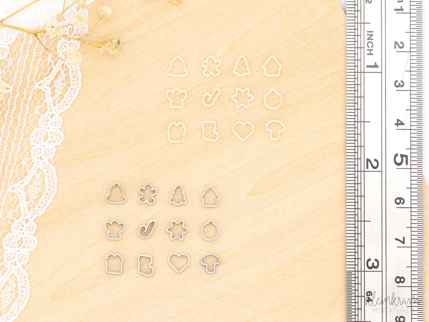 Size of 1:12 scale miniature cookie cutters for christmas