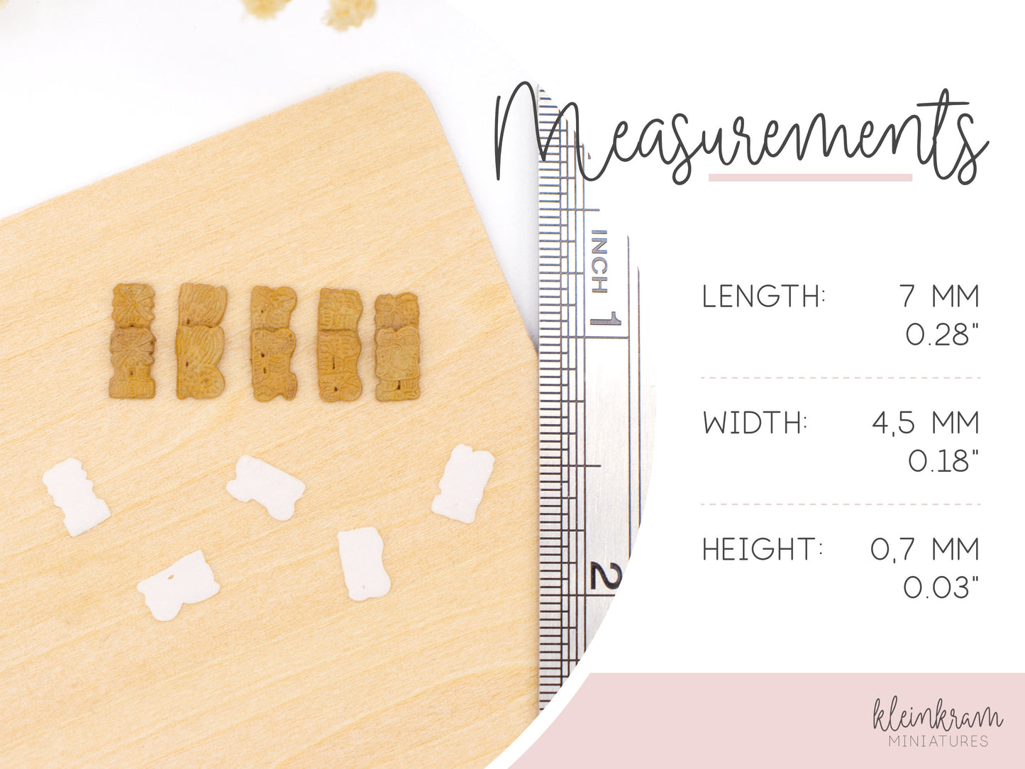 Measurements of miniature speculaas christmas cookies in 1:12 scale